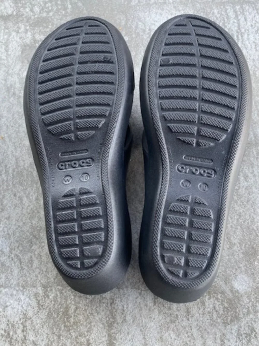 CROCS Women's Black Slip-On Strappy Sandals Size 10